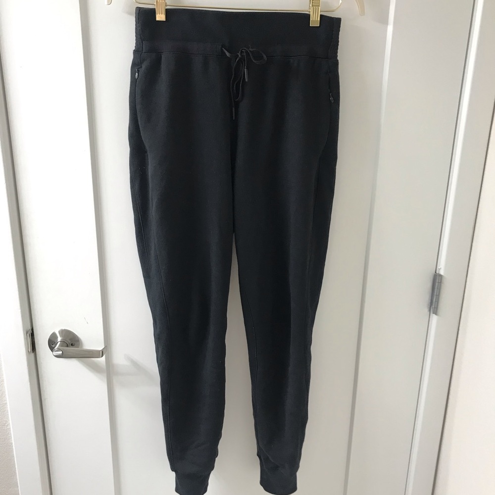 Lululemon black sweats